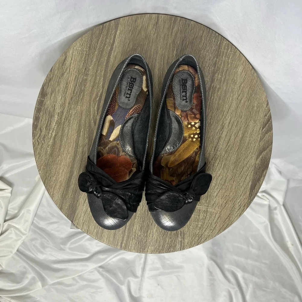 Born Ballet Flats Women’s Silver Black Leather Casual Bow Slip On Shoes Sz 8.5 - Picture 4 of 10